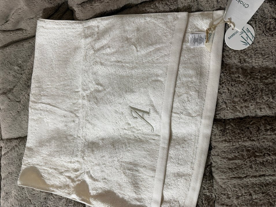 Chakra İşlemeli Beyaz Havlu - Görsel 2