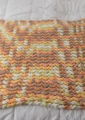 Çocuklar için Pastel Renkli Örgü Battaniye - Görsel 2