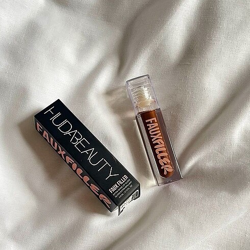 HUDA BEAUTY COCO