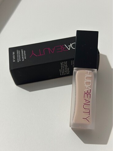 HUDA BEAUTY KAPATICI