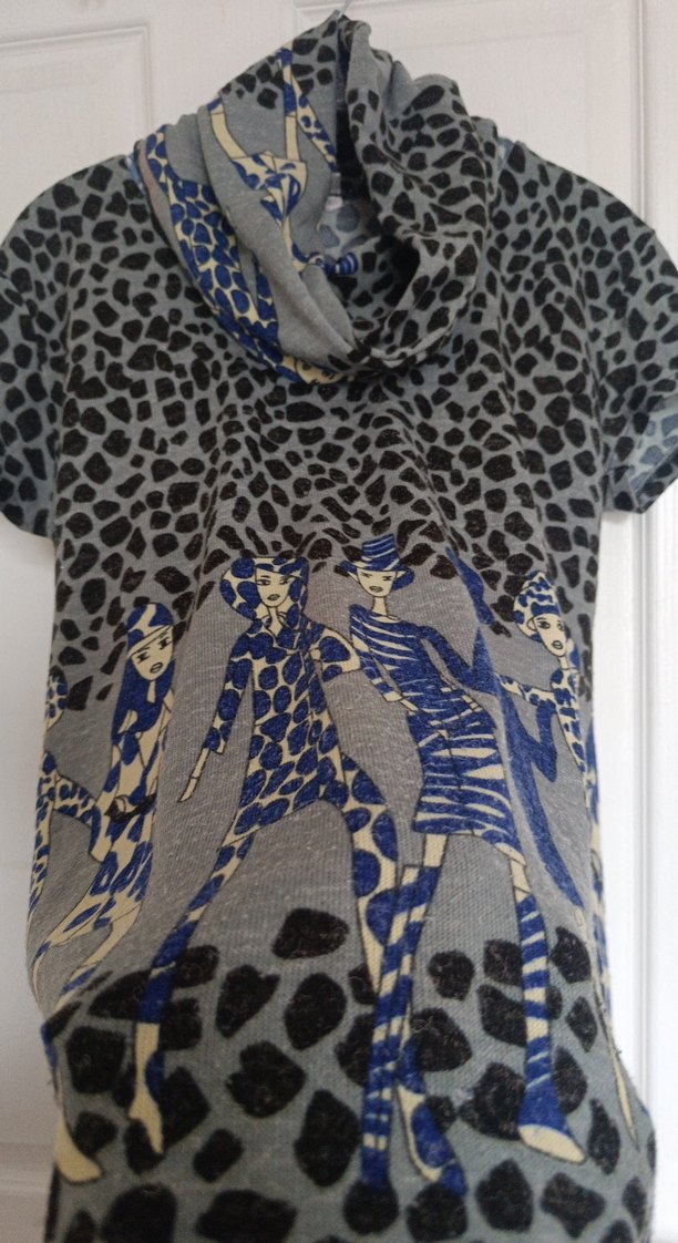 Desenli Gri Tunik, Kısa Kollu, Midi Boy - Görsel 3