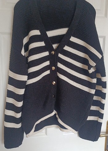 Gri Çizgili Kadın Triko Hırka - Görsel 3