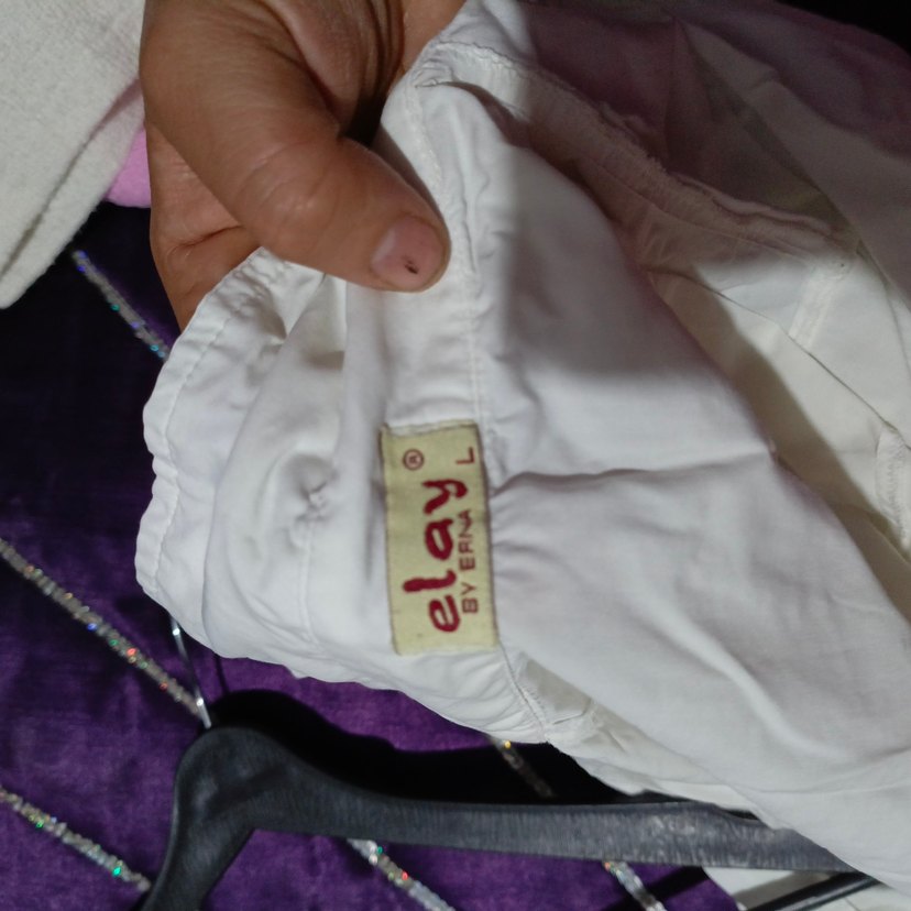 Düğmeli Beyaz Keten Kadın Gömlek - Görsel 3