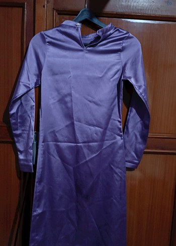 Uzun Kollu Mor Saten Elbise - Görsel 3