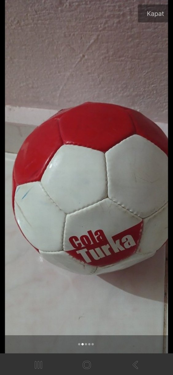 Kırmızı Renkli Futbol Topu - Görsel 2