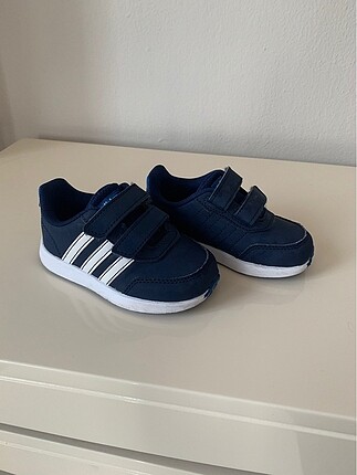 Adidas spor ayakkabı