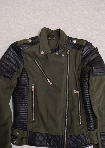 Parlak Hologramlı Siyah Crop - Görsel 3