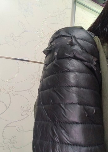 Parlak Hologramlı Siyah Crop - Görsel 5