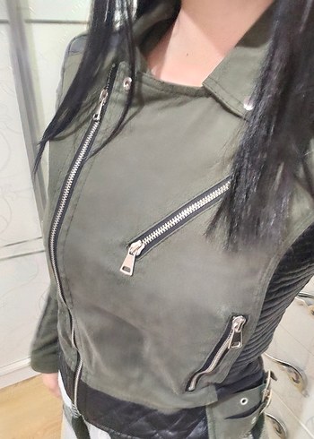 Parlak Hologramlı Siyah Crop - Görsel 2