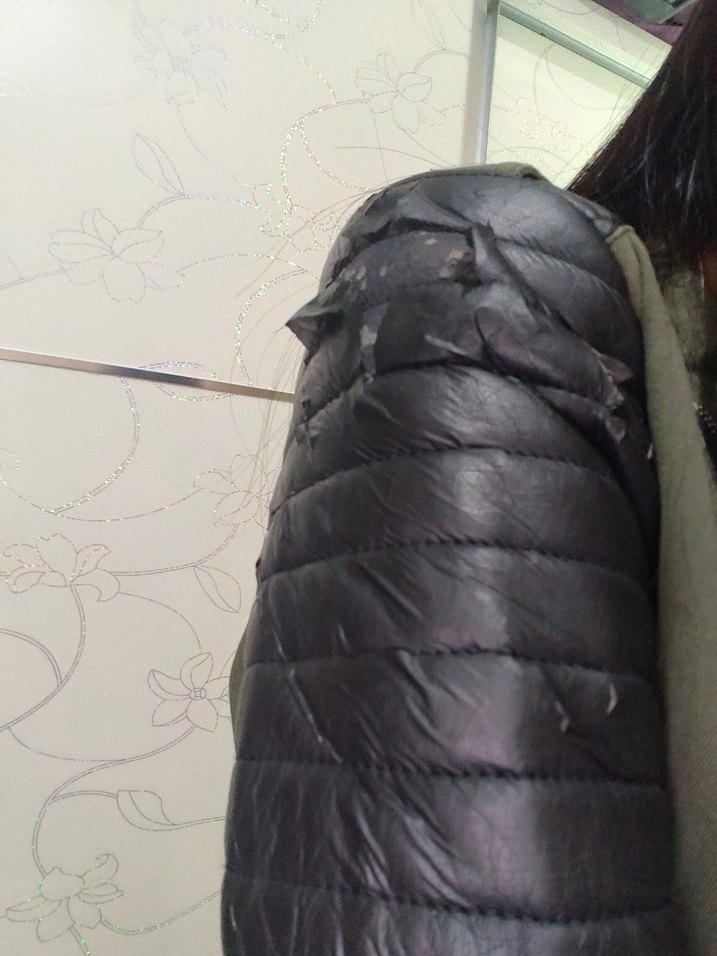 Parlak Hologramlı Siyah Crop - Görsel 5