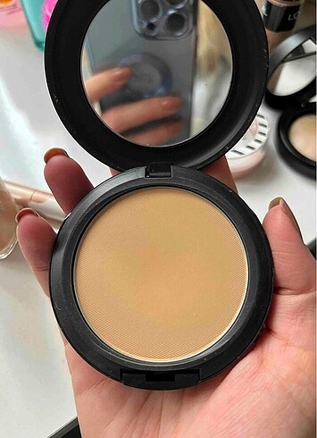 MAC PUDRA