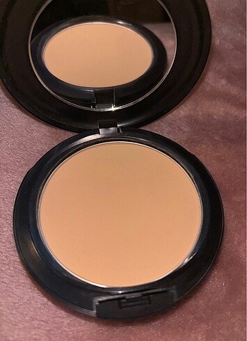 MAC MAC PUDRA
