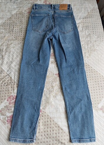 xs Beden Stradivarius slim mom jean 32 beden.