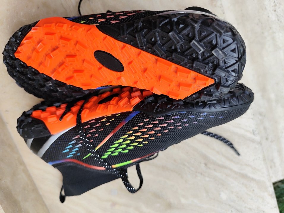 Çok Renkli Yılan Desenli Erkek Futbol Ayakkabısı - Görsel 2