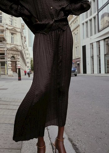 Zara Kırışık efektli saten etek - Görsel 2