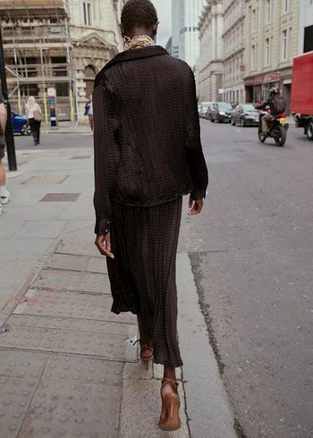 Zara Kırışık efektli saten etek - Görsel 4