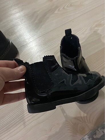 H&M Bebek bot
