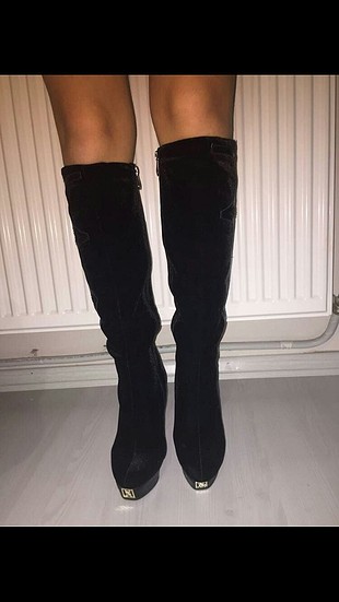 Etiketli cizme ?