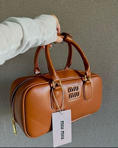  Beden Miu Miu çanta