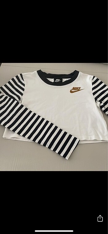Nike crop