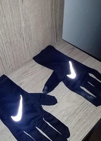 Nike Nike Reflektörlü eldiven