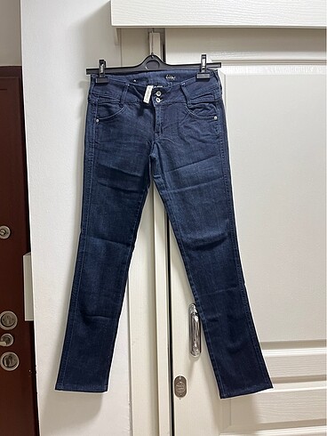 Mango jean
