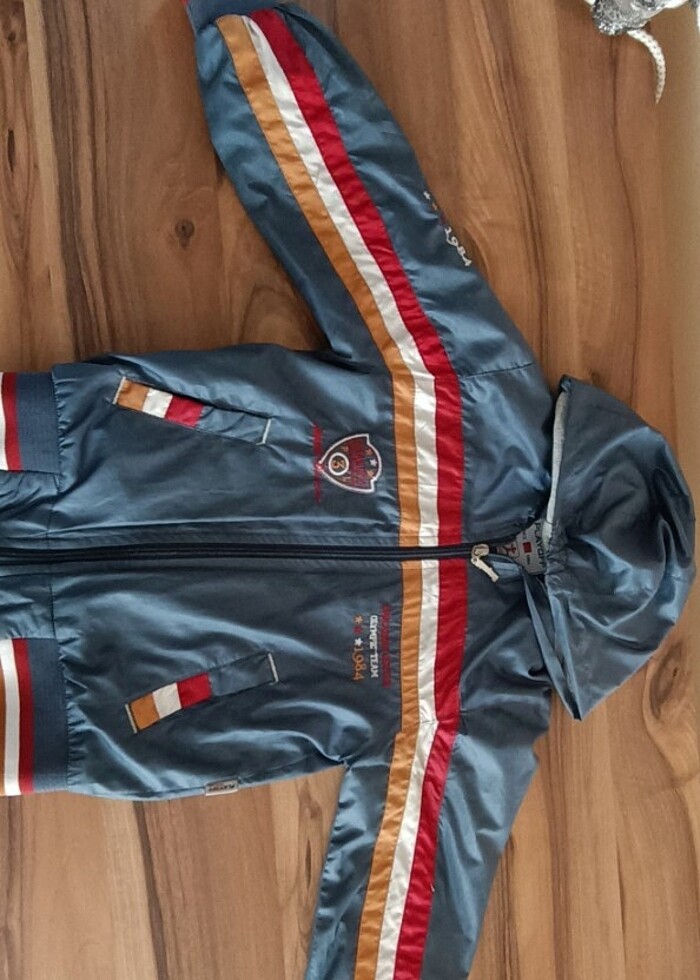 Erkek çocuk yağmurluk,çeket - Görsel 2