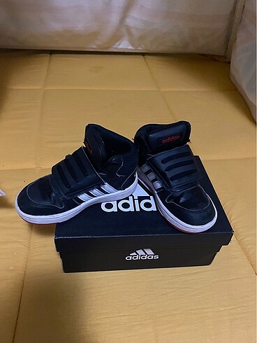 25 Beden Adidas ayakkabı