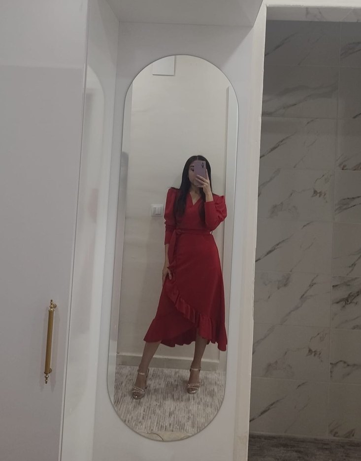 Klasik Şıklık Kırmızı Uzun Drapeli Elbise - Görsel 2