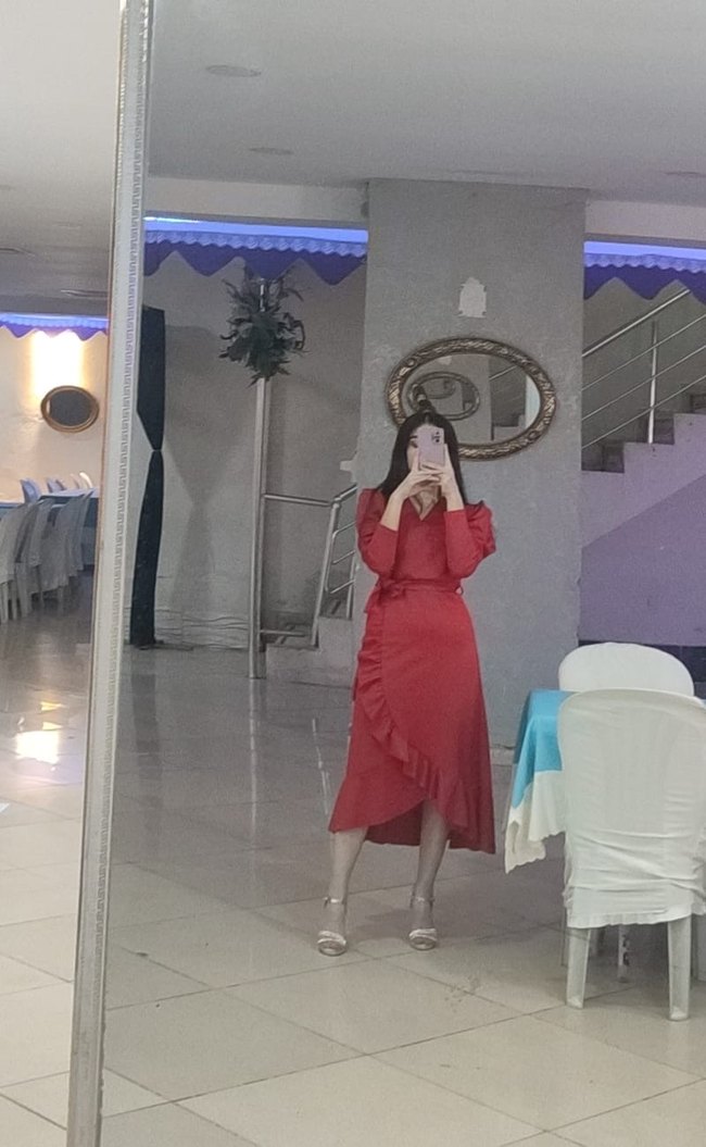 Klasik Şıklık Kırmızı Uzun Drapeli Elbise - Görsel 3