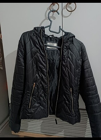Bershka mevsimlik mont