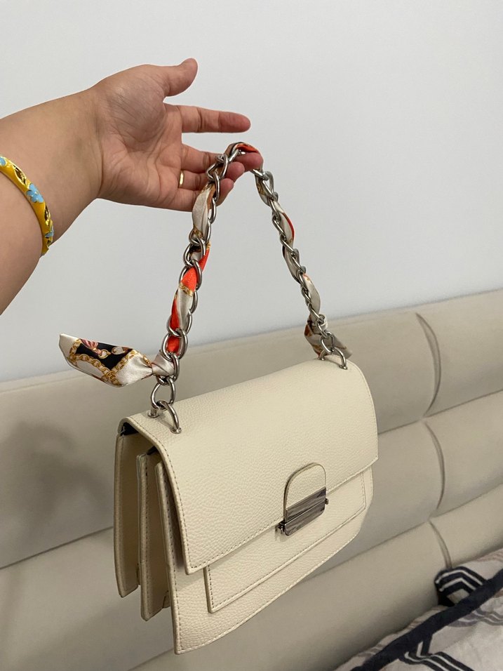 Zincir Detaylı Beyaz  Kadın Çanta - Görsel 2