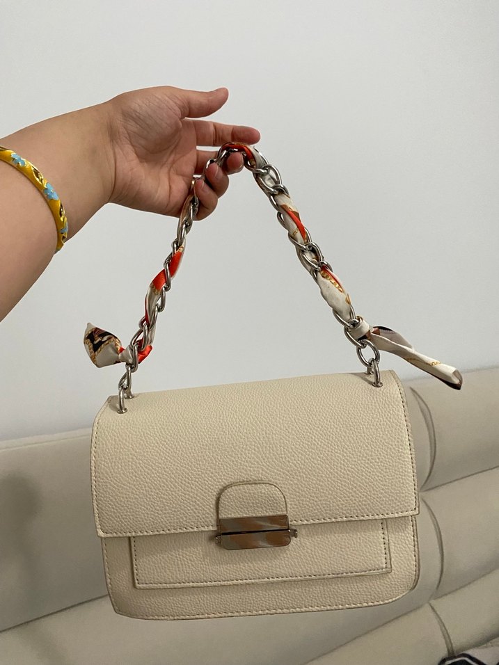 Zincir Detaylı Beyaz  Kadın Çanta - Görsel 4