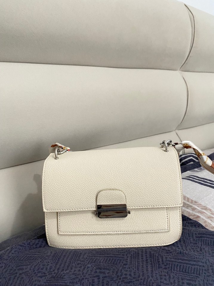 Zincir Detaylı Beyaz  Kadın Çanta - Görsel 3