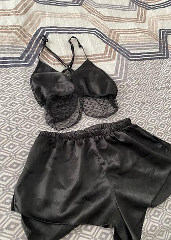 Siyah Dantelli Gösterişli Mini Kadın Pijama Takımı