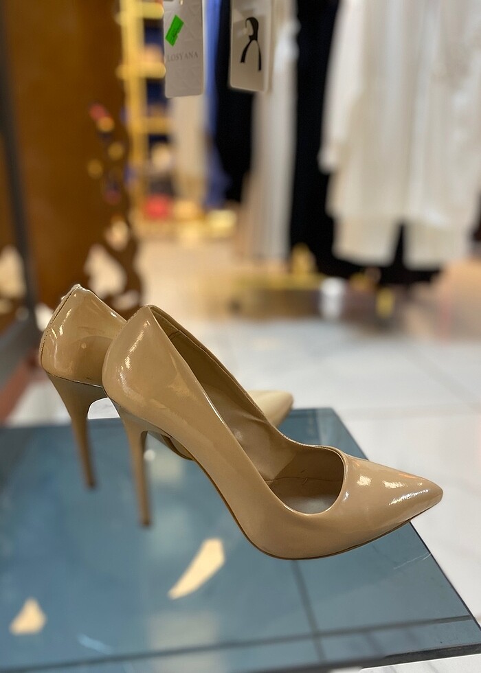 Krem veya bej topuklu - Görsel 2