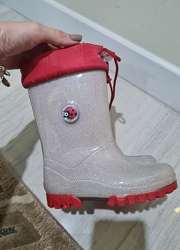 Yağmur çizmesi 