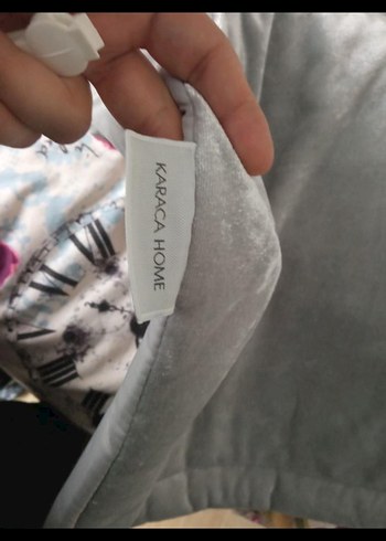 Gri Nakışlı Beyaz Yatak Örtüsü - Görsel 4