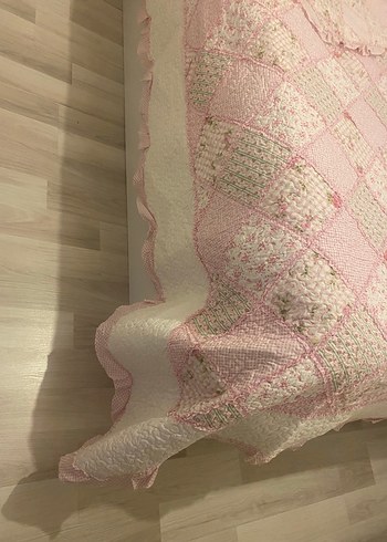 Nakış İşlemeli Pembe Yatak Örtüsü - Görsel 4