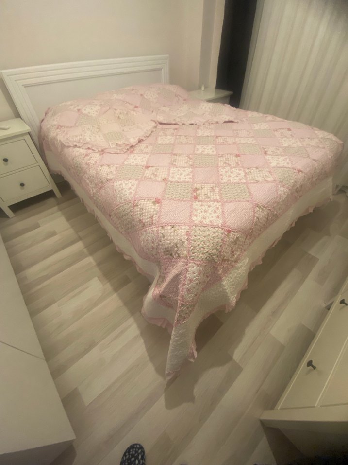 Nakış İşlemeli Pembe Yatak Örtüsü - Görsel 2