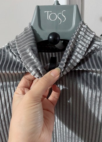 Gri Pilili Kısa Boğazlı Kadın Kazak - Görsel 3