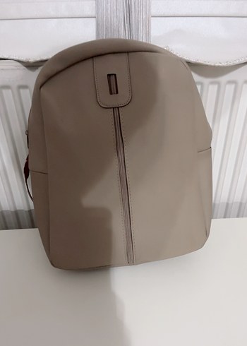 Dikişsiz Bej Deri Kadın Sırt Çantası - Görsel 2