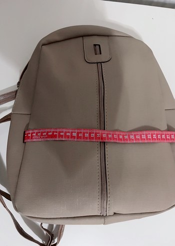 Dikişsiz Bej Deri Kadın Sırt Çantası - Görsel 6