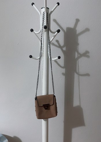 Zincir Detaylı Bej Süet Kadın Çanta - Görsel 4