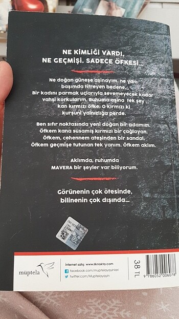 Mavera Nehir Erdem