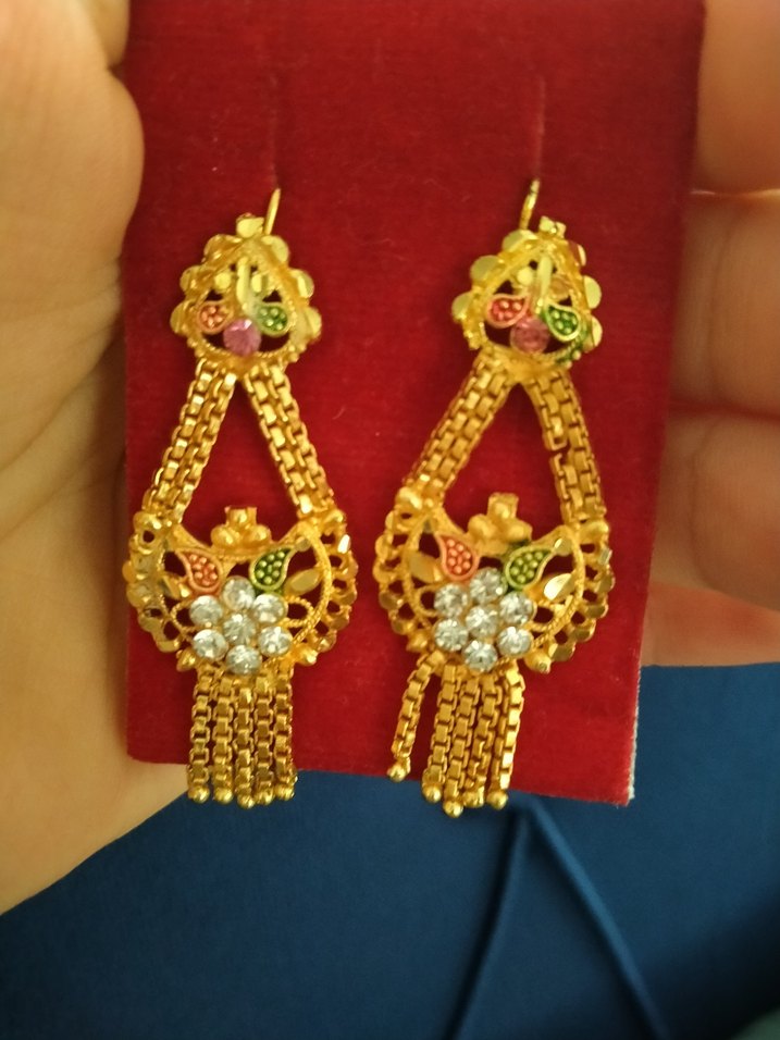 Renkli Püsküllü Altın Renk Düğün Küpeleri - Görsel 4