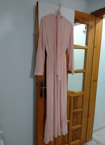 Uzun kadın elbisesi - Görsel 5