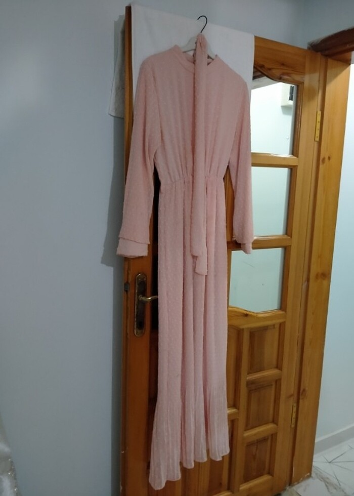 Uzun kadın elbisesi - Görsel 2