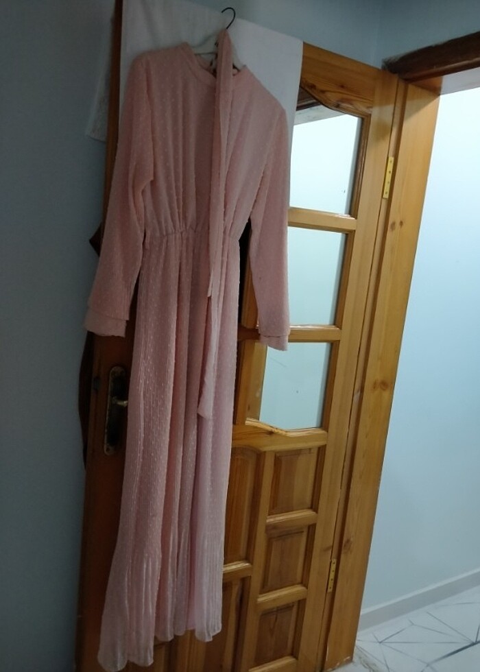 Uzun kadın elbisesi - Görsel 3