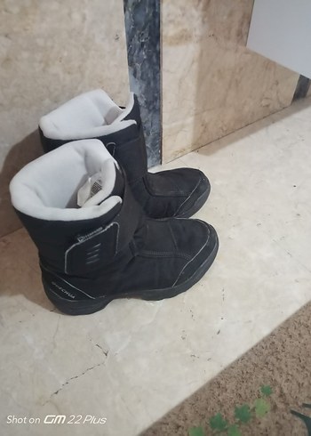 30 Beden Siyah Erkek Çocuk Decathlon bot